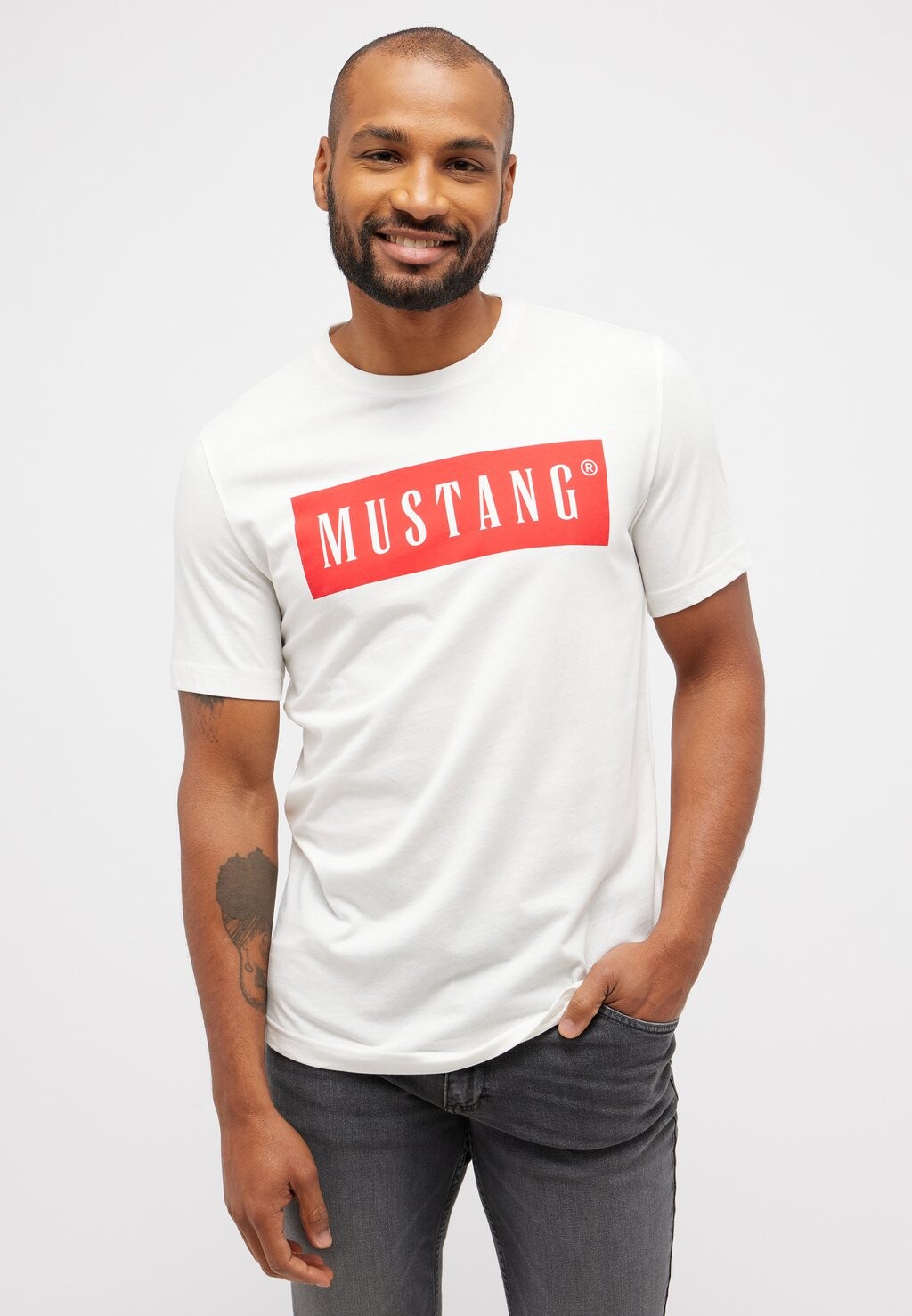 

Футболка с принтом Mustang, цвет weiß