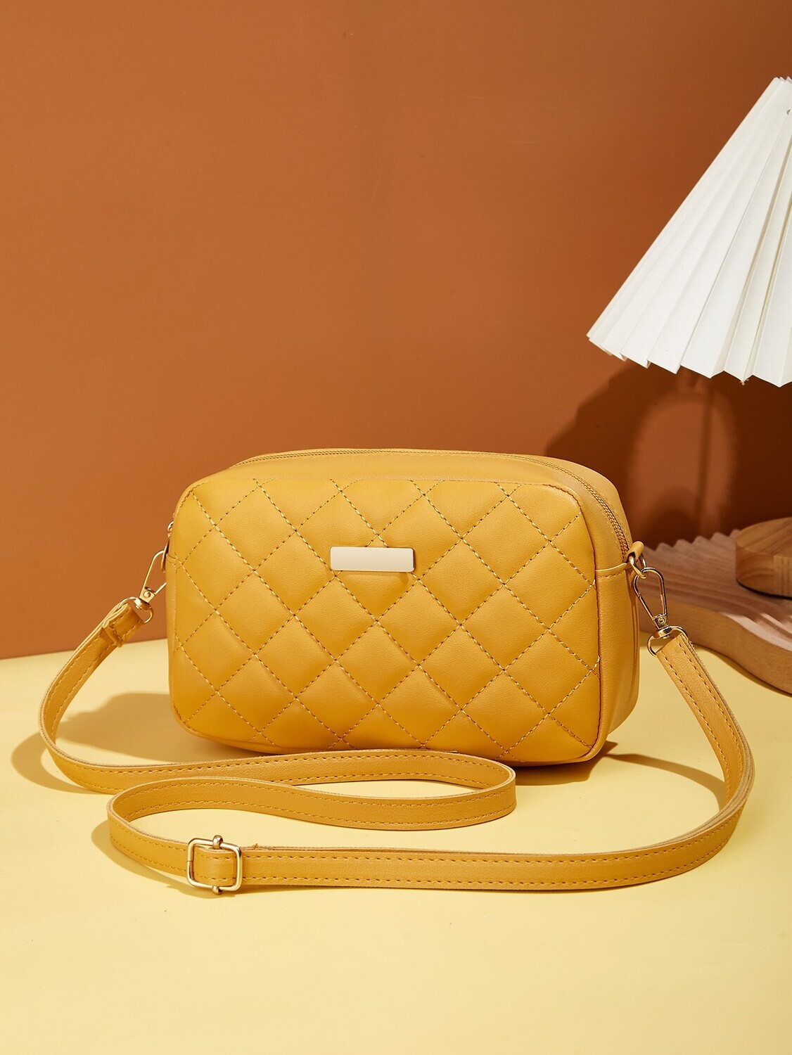 

Мини-сумка с металлическими деталями, горчично-желтый