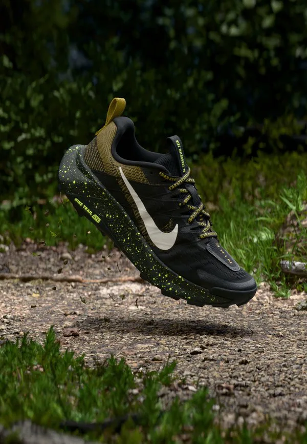 Кроссовки для трейлраннинга reactx wildhorse 10 Nike Acg, Black/Phantom/Peat Moss/Volt Ice