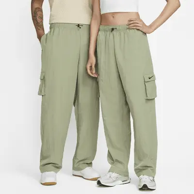 

Брюки Nike Sportswear Essential, цвет Oil Green/Black