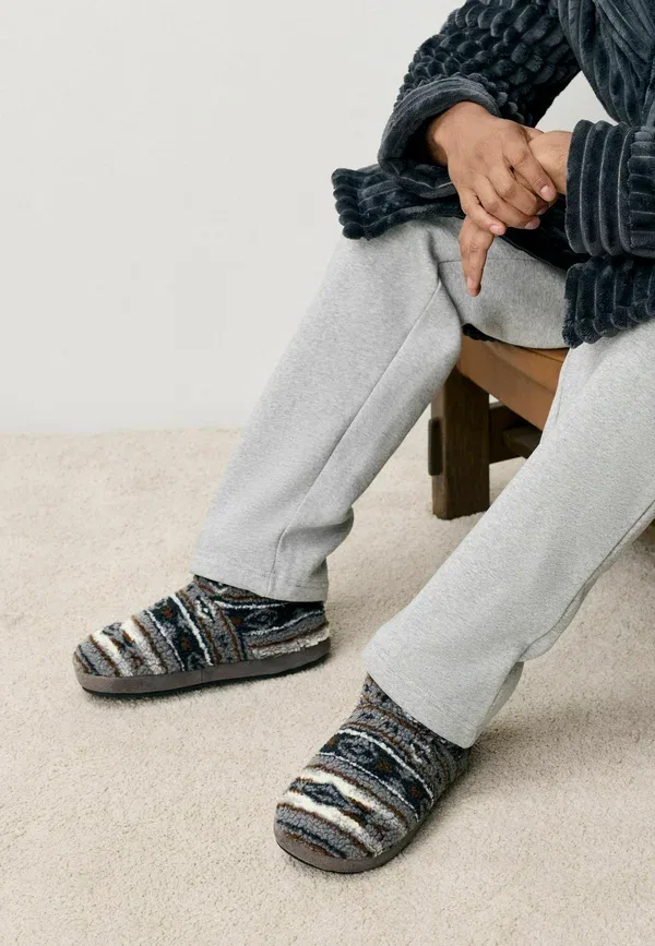 Тапочки Next Regular fit pattern, серый