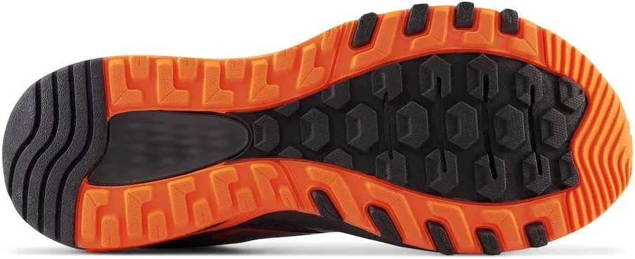 

Беговые кроссовки New Balance для мужчин 410 V8, черный/серый