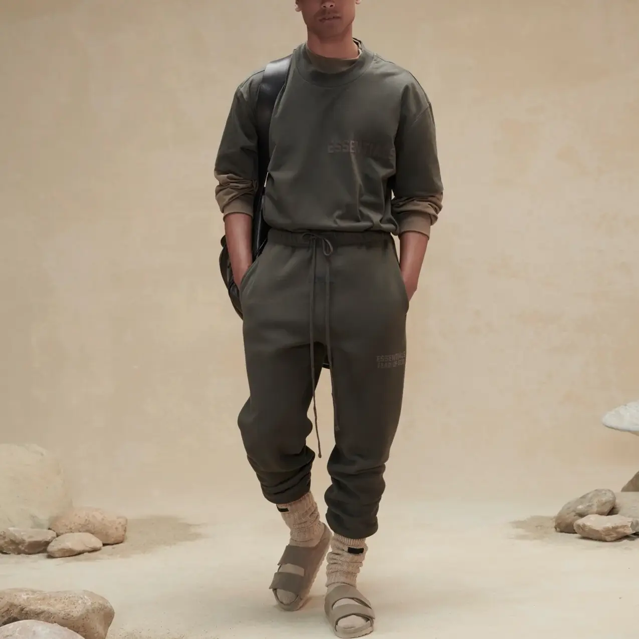 Футболка Fear Of God Essentials Древесный Кофе — фото 3