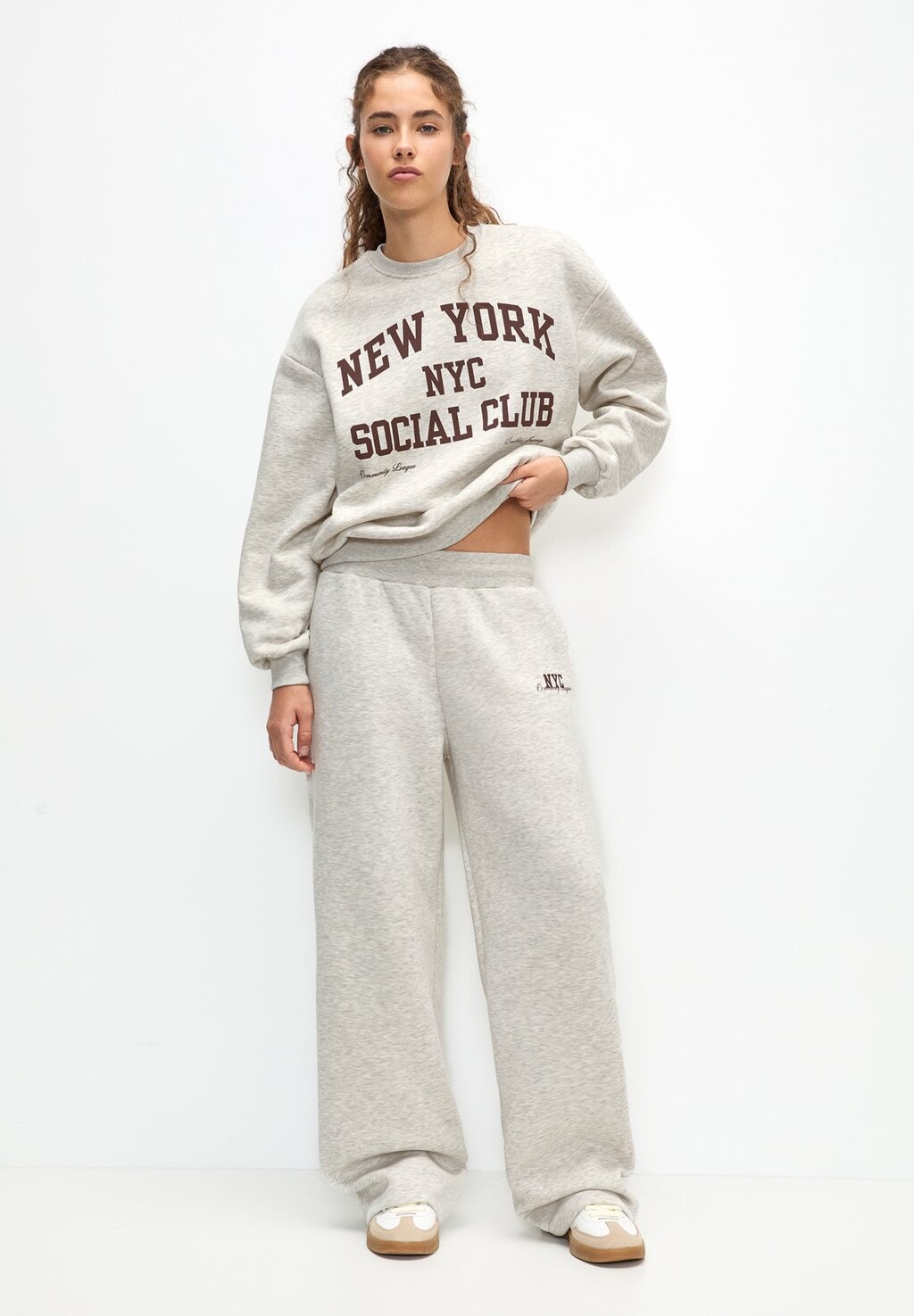

Толстовка NEW YORK PULL&BEAR, светло-серый