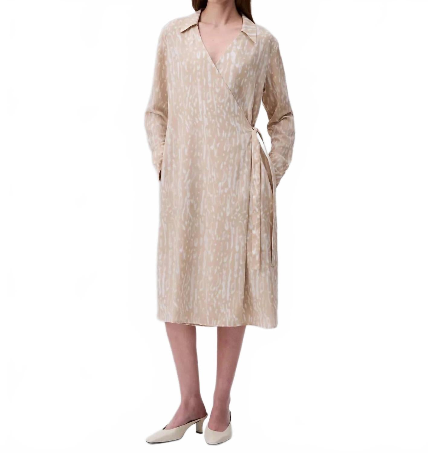 

Calvin Klein Платье-халат с принтом в технике пейот, разноцветное