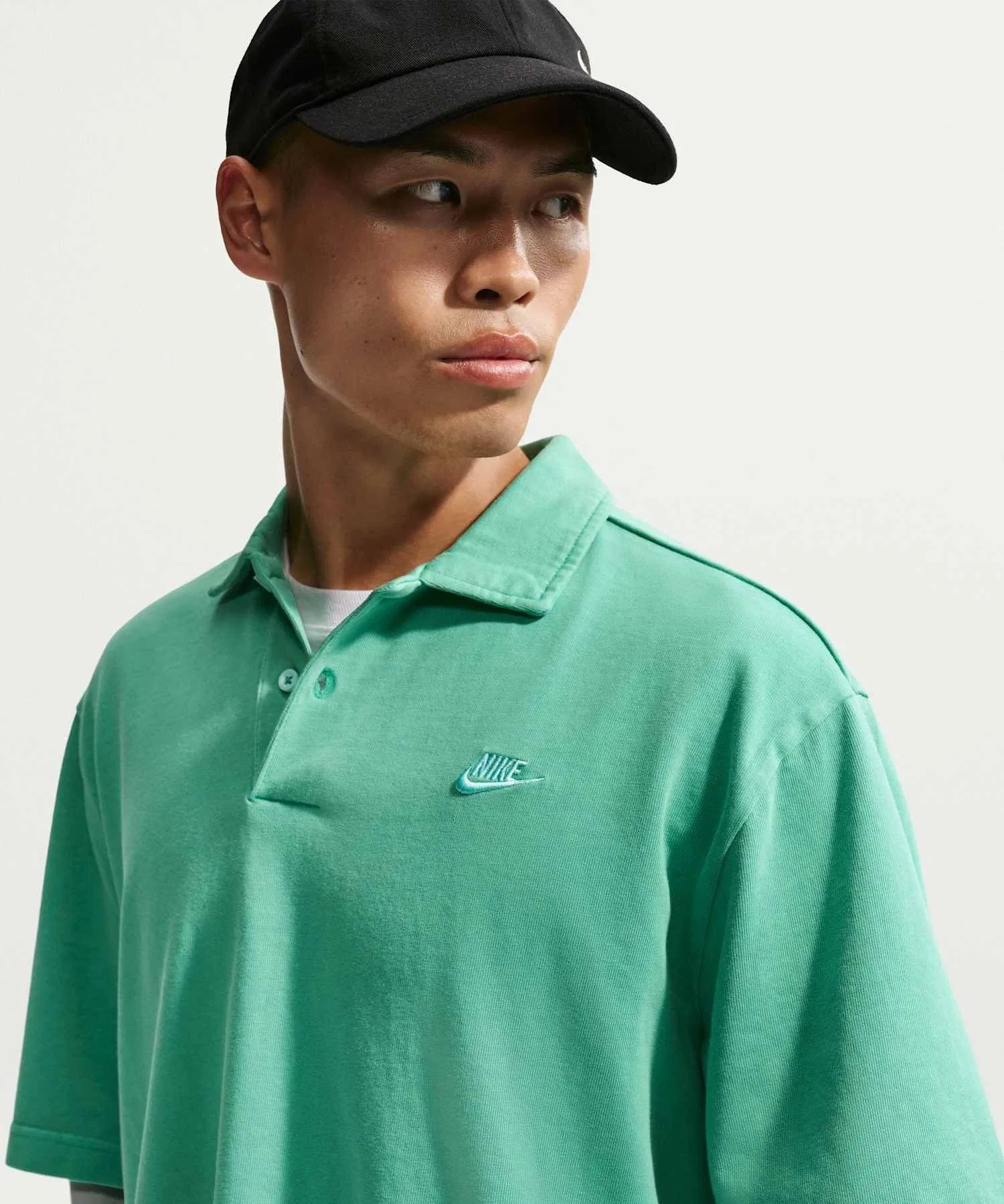 Мужская футболка-поло Nike Sportswear Club IF0732-365 цвета малахит — фото 3