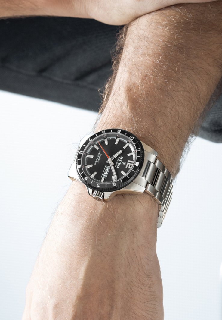 

Наручные часы CALENDARIO Festina, черный