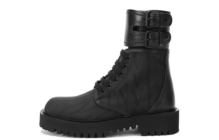 

Valentino Ботинки Campsite Combat Boots «VLTN Times - черные»