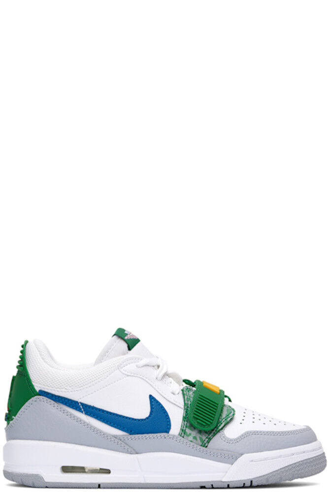 

Большие детские белые и серые кроссовки Air Jordan Legacy 312 Low Nike Jordan