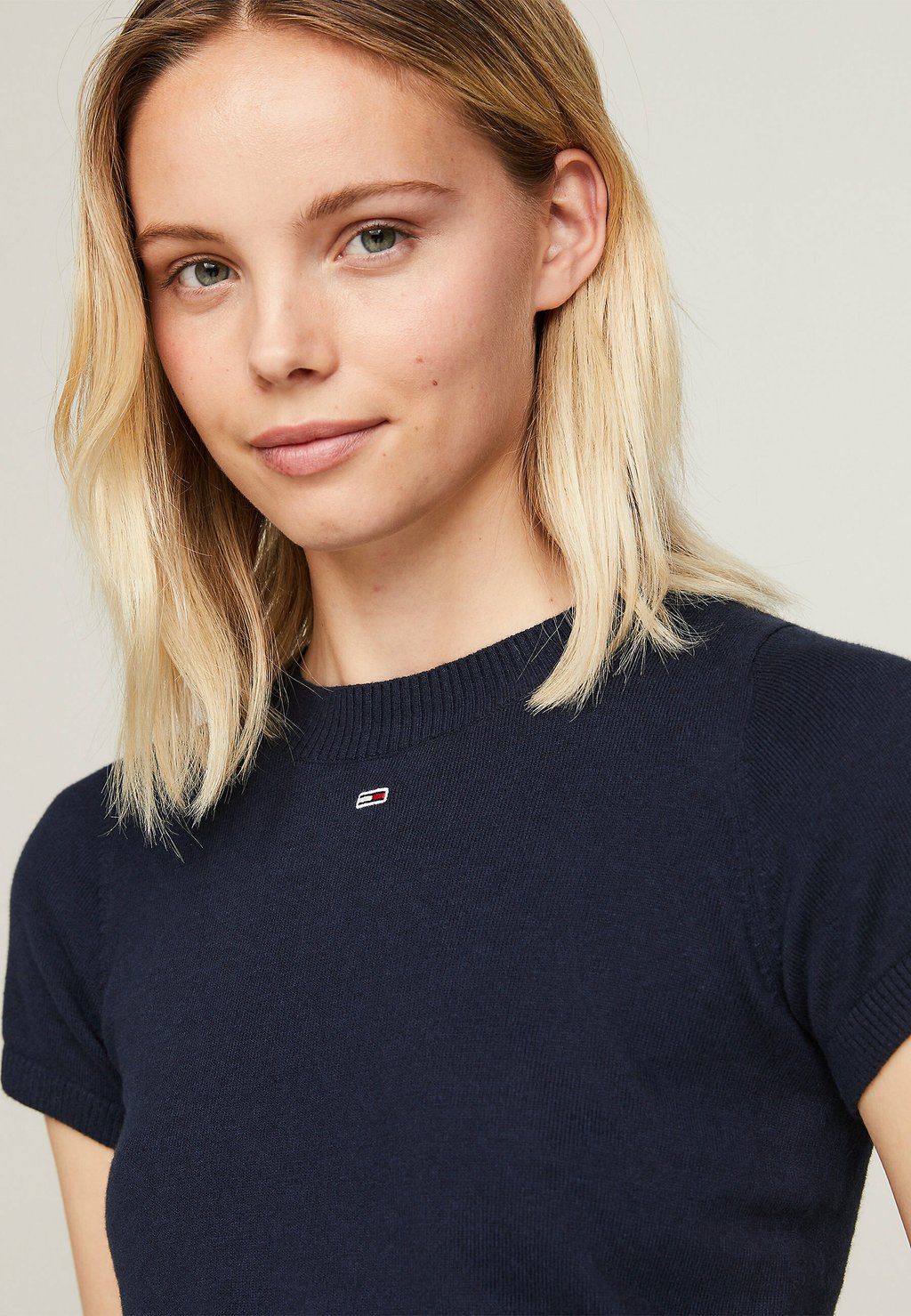 

Базовая футболка CROPPED SHORT SLEEVE Tommy Jeans, синий