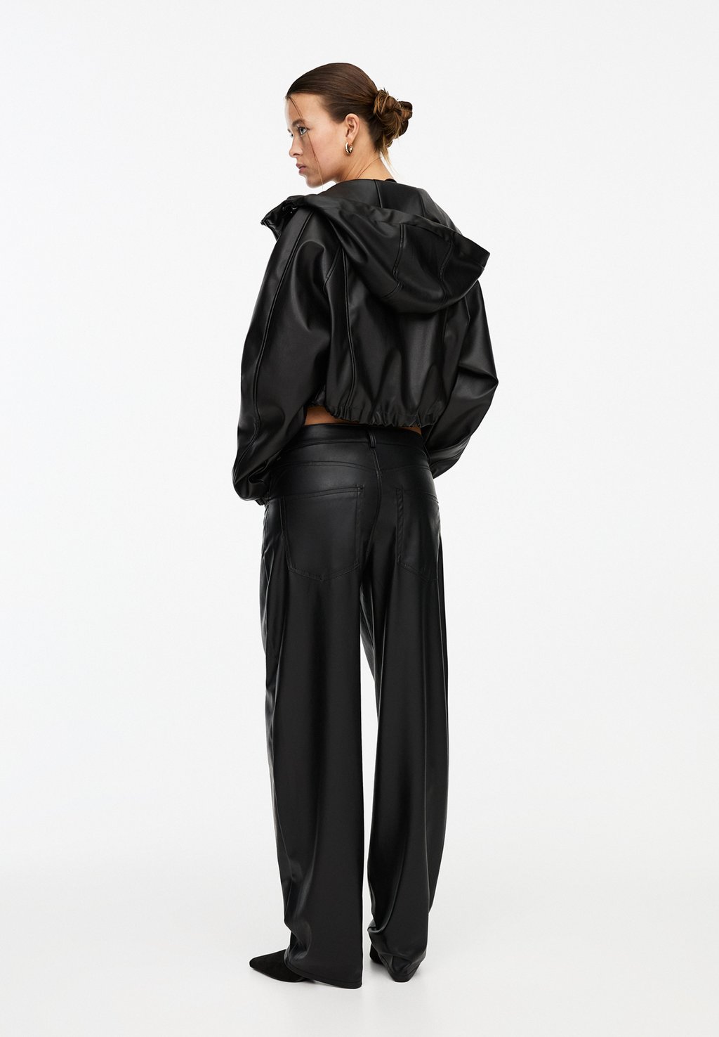 

Брюки PULL&BEAR, черный