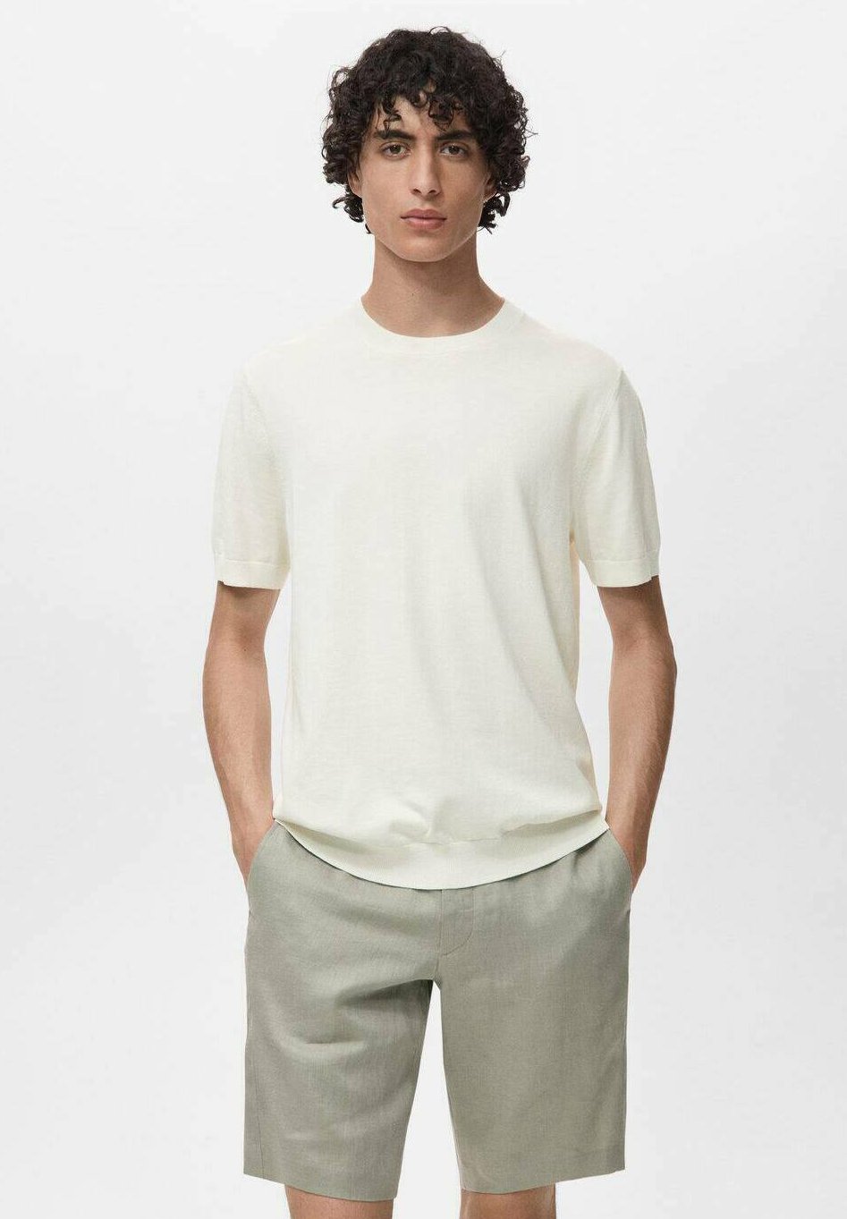 

Базовая футболка Mango, кремовый