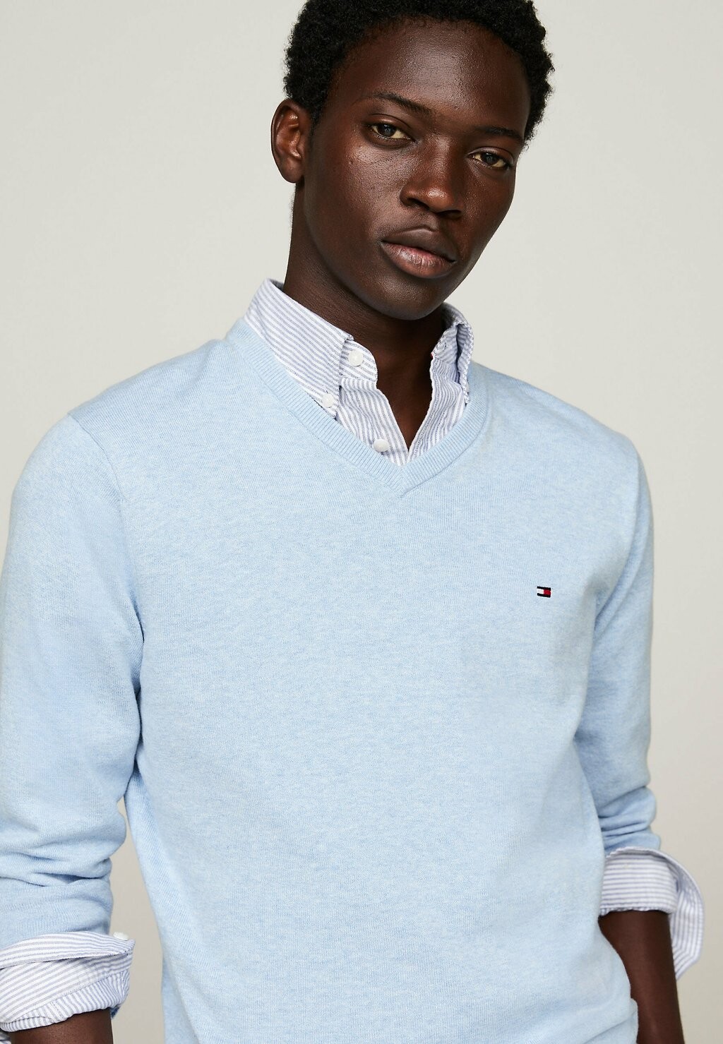 

Джемпер ESSENTIAL V NECK Tommy Hilfiger, синий