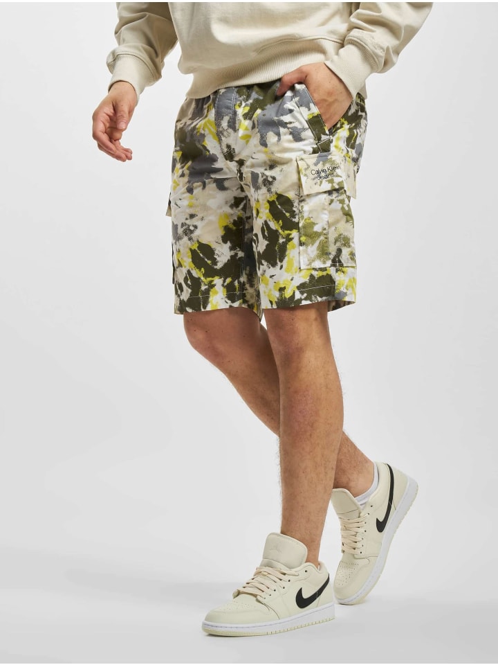 

Шорты Calvin Klein, цвет camouflage