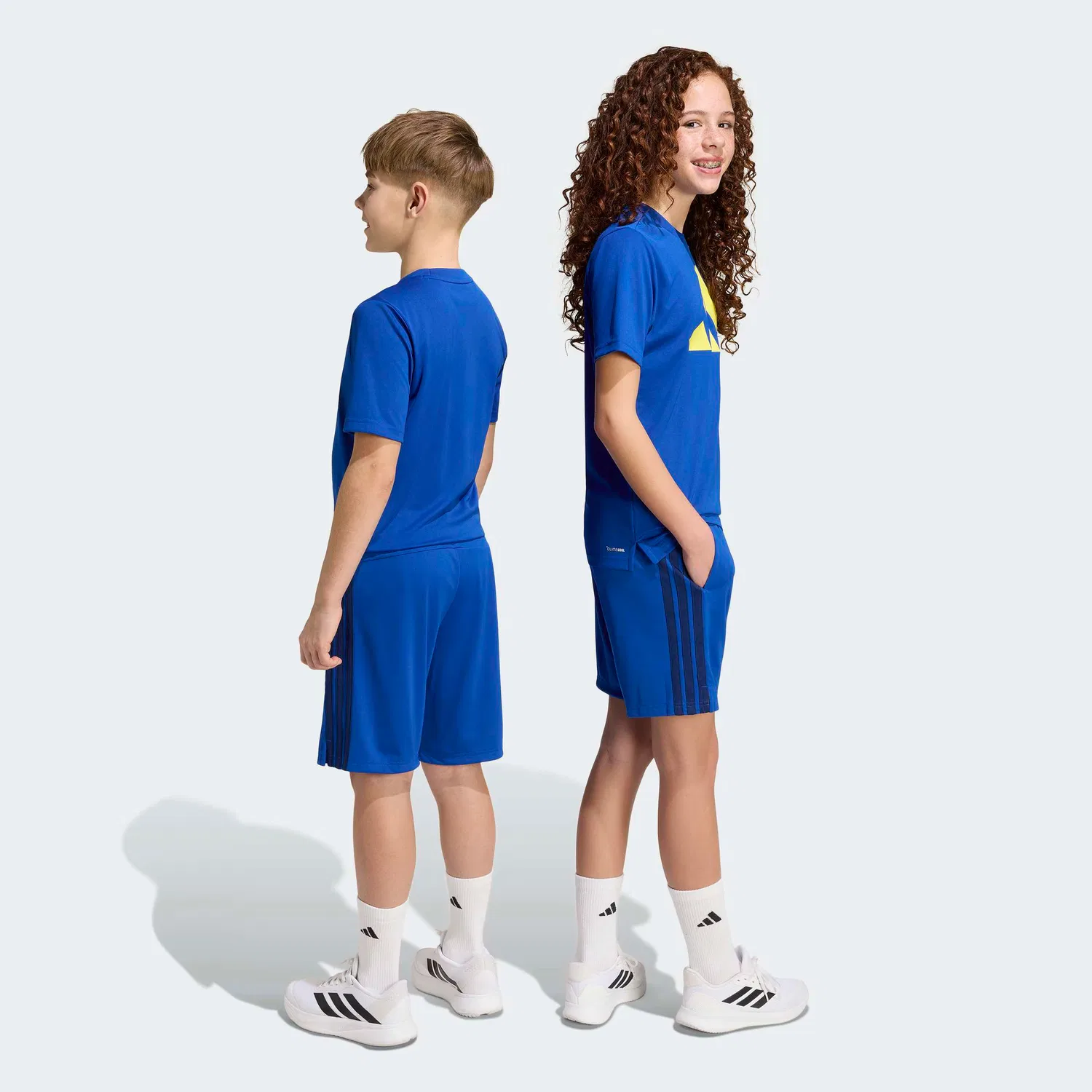 Спортивные шорты Adidas Sportswear Regular Workout Pants синего и темно-синего цвета — фото 4