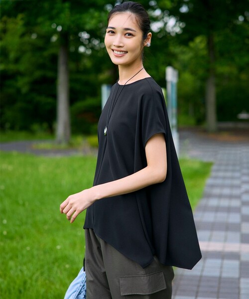 

23区 L Футболка из эластичного жоржета с асимметричным низом, защита от УФ-излучения, охлаждающая, быстросохнущая, 23区, черный