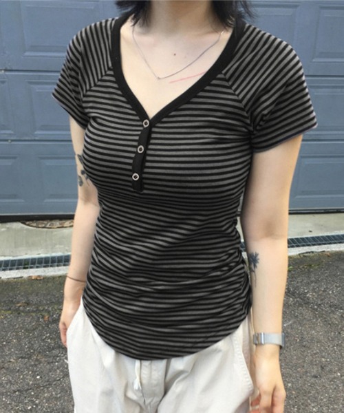 

MEMECLE Футболка с V-образным вырезом, полосатая, короткий рукав, MEMCLE, темно-серый