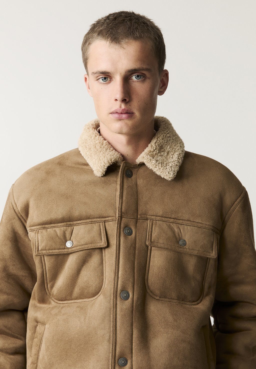 

Куртка из искусственной кожи WITH COLLAR PULL&BEAR, коричневый