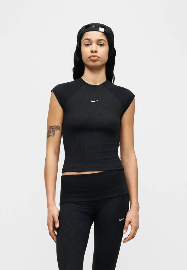 Простая футболка в стиле "child" Nike Sportswear, Black/Sail — фото 4