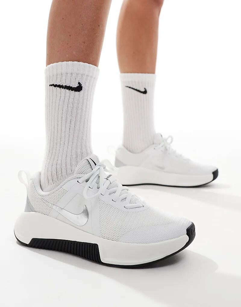 Кроссовки MC 3 белого и серебристого цвета Nike Training — фото 3