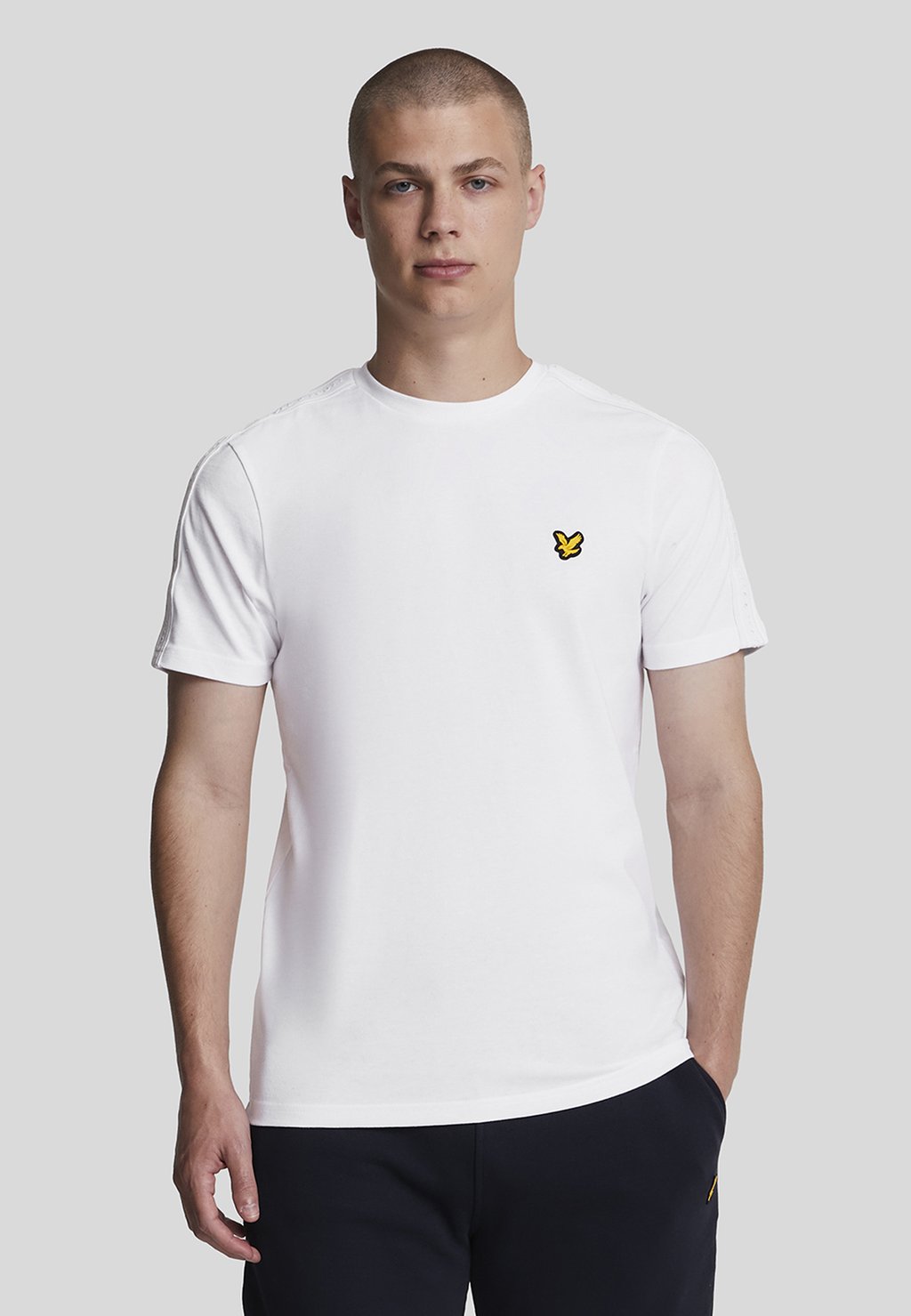 

Базовая футболка TAPE Lyle & Scott, белый
