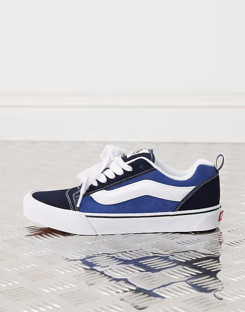 Массивные кеды Knu Skool темно-синего и белого цветов Vans — фото 2