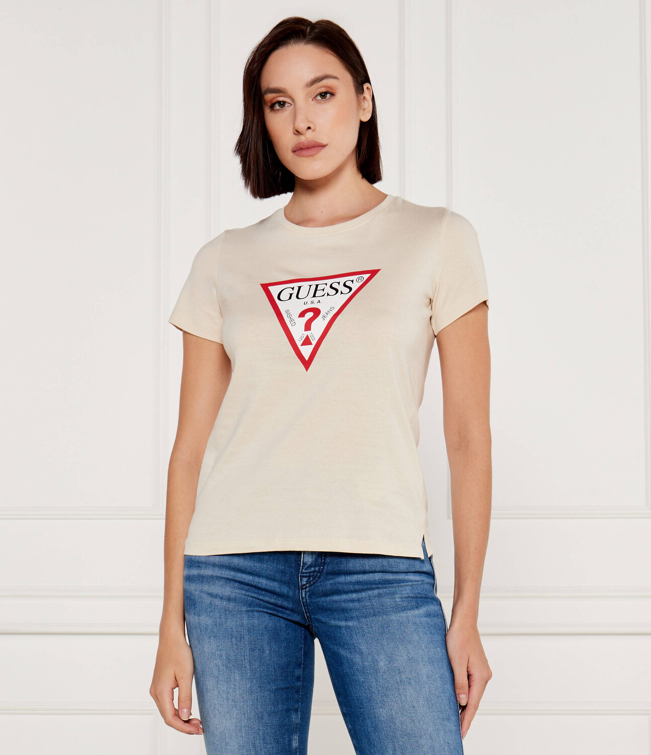 

Футболка GUESS Regular Fit, кремовый