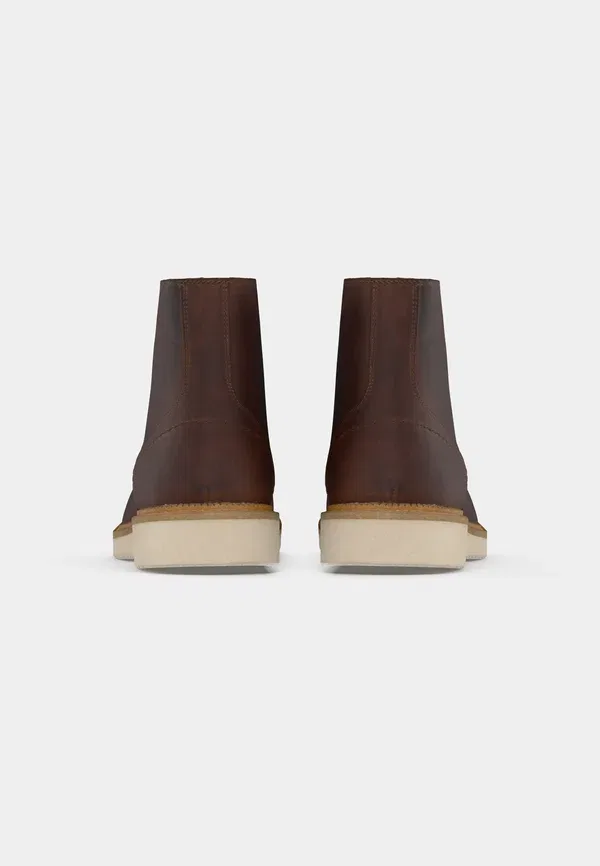 Ботинки кожаные Selected, модель moc toe lace up ankle boots, цвет коньяк — фото 4