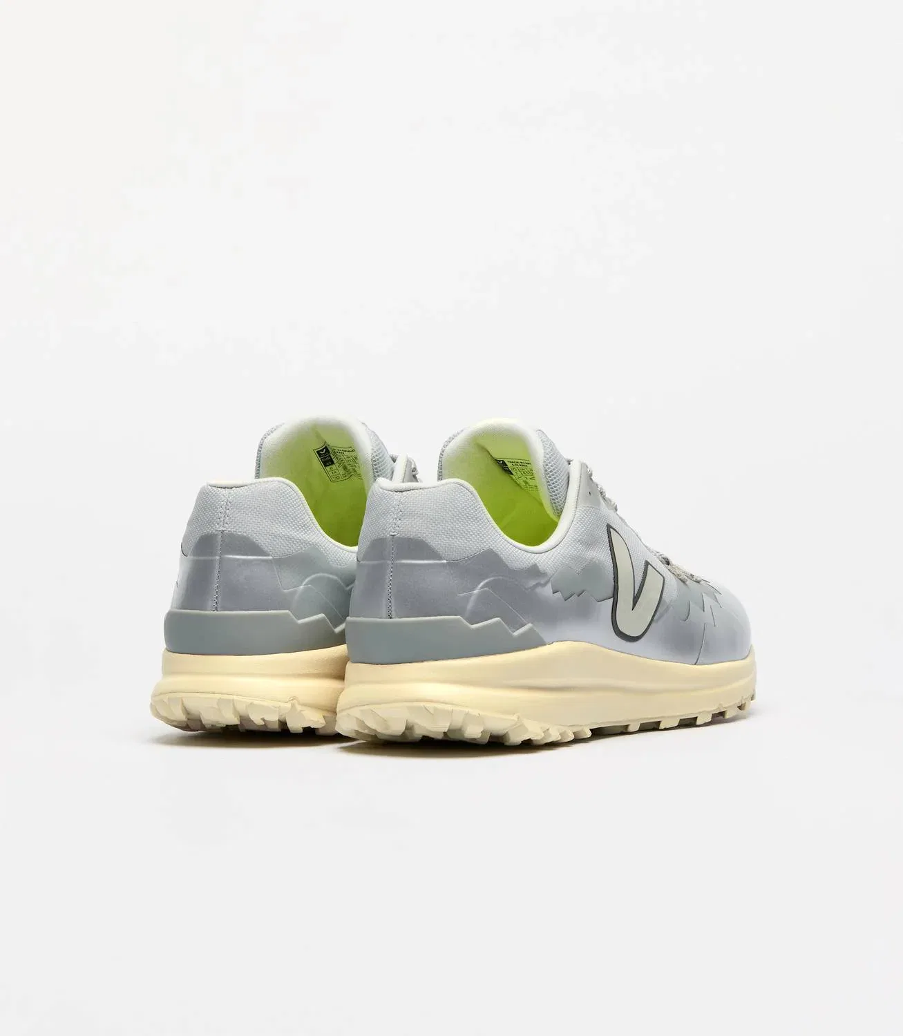 VEJA Мужские кроссовки Fitz Roy Light Trek Shell серого цвета — фото 3