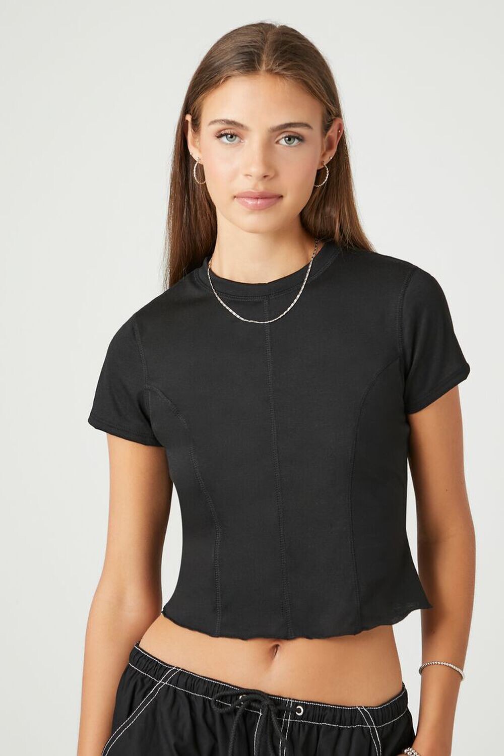 

Укороченная футболка с салатовыми краями и швами Forever 21, черный