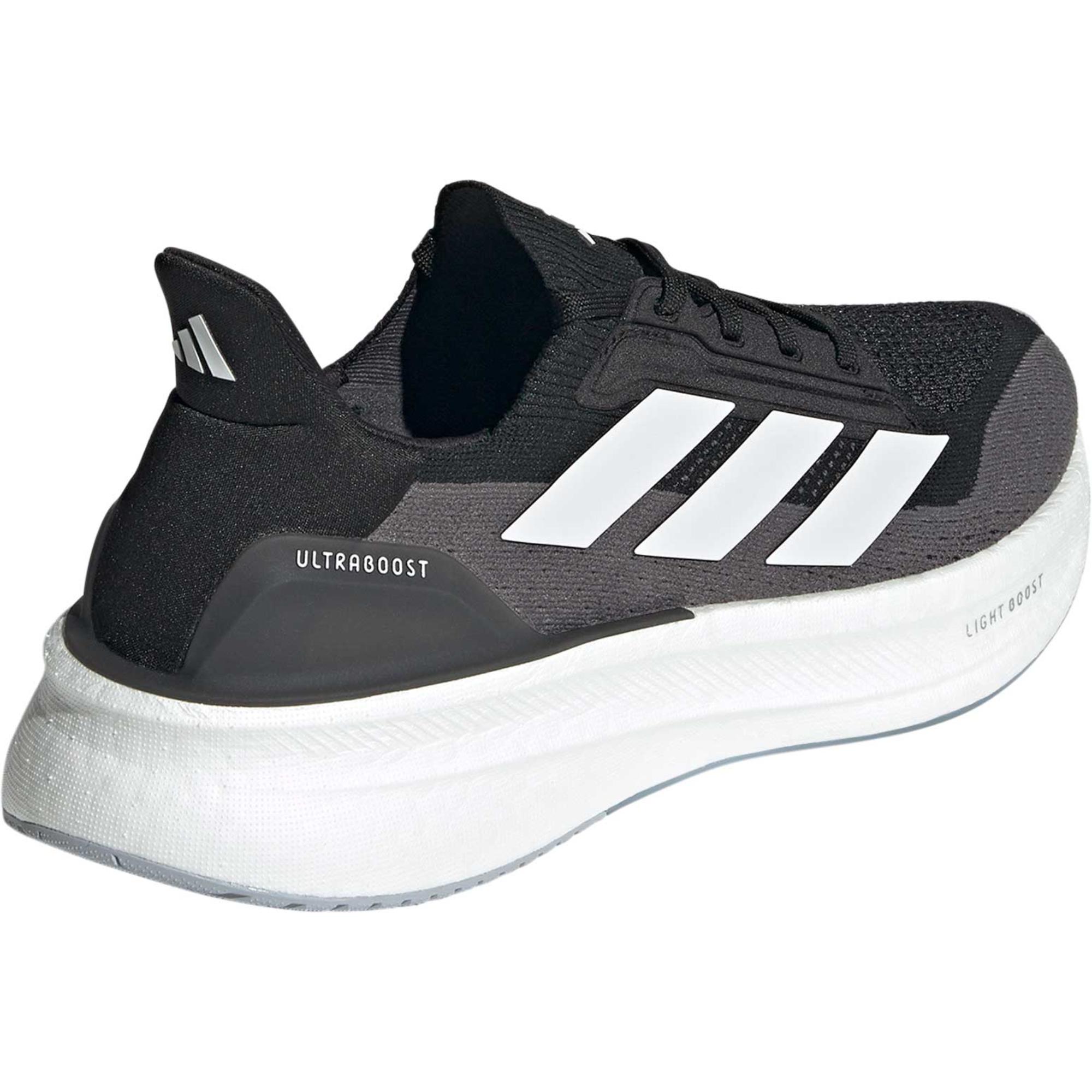 Мужские беговые кроссовки Ultraboost 5X Adidas, Core Black/Cloud White/Carbon — фото 4