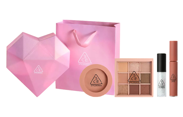 Дымчато-розовый бриллиант сердце limited edition подарочная упаковка натуральный набор из четырёх предметов 3CE, розовый — фото 2
