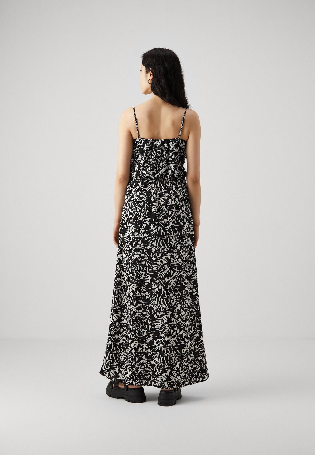 

Платье макси Onlnova Life Lux Strap Dress Only, черное
