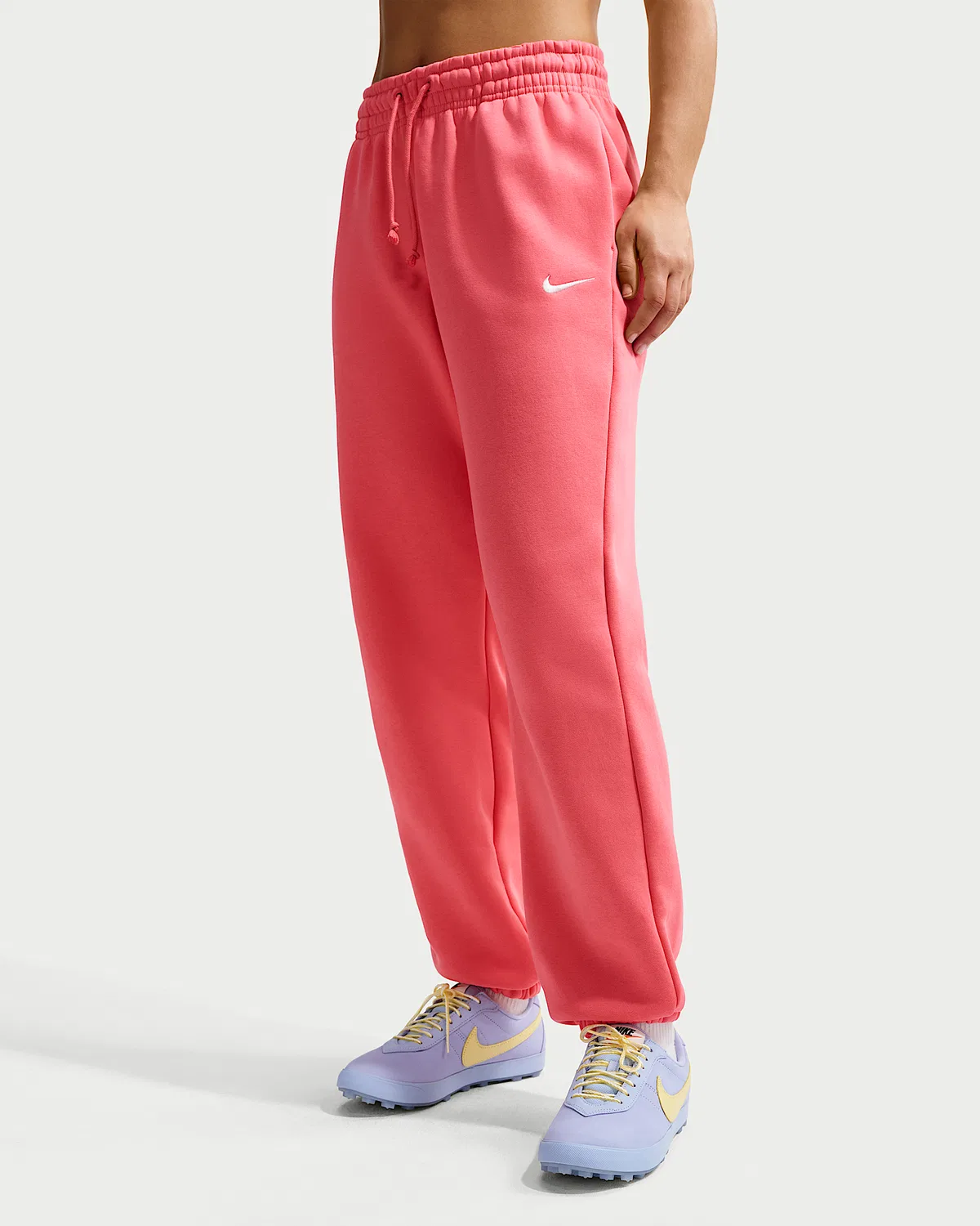 Женские свободные спортивные штаны с завышенной талией Nike Sportswear Phoenix Fleece, Sea Coral/Sail — фото 2