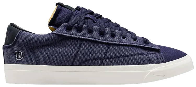 

Кроссовки Devin Booker x Nike Blazer Low, синий