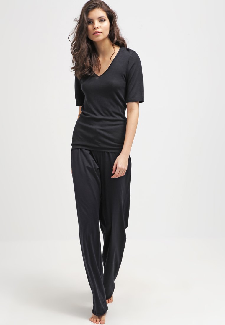 

Базовый слой WOOLEN SILK Hanro, черный