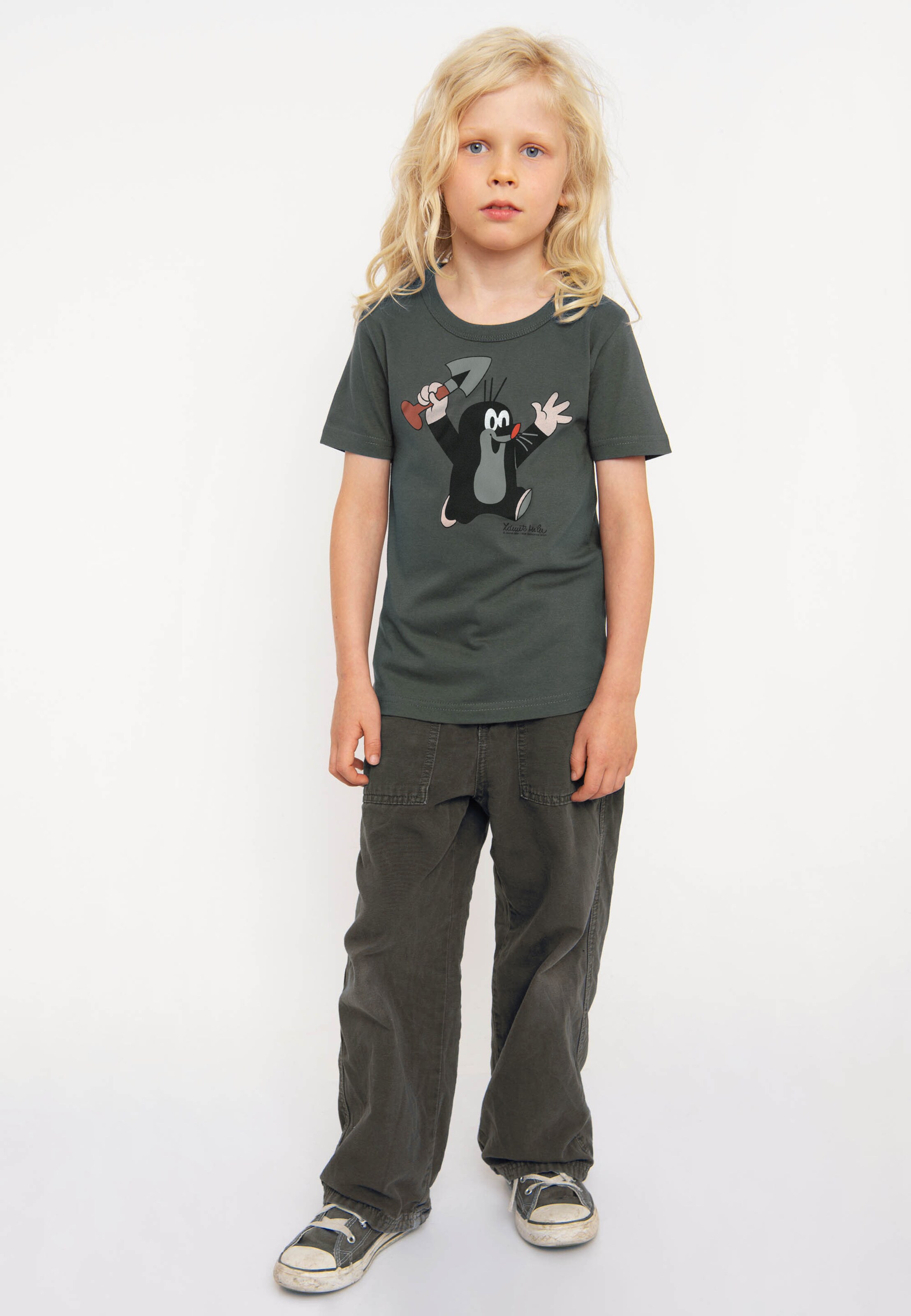 LOGOSHIRT Футболка 'Der kleine Maulwurf - Juhu' в сером цвете — фото 3