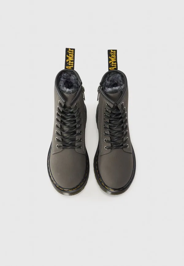 Зимние ботинки serena с 8 люверсами Dr. Martens, Gunmetal Soho Buck — фото 4