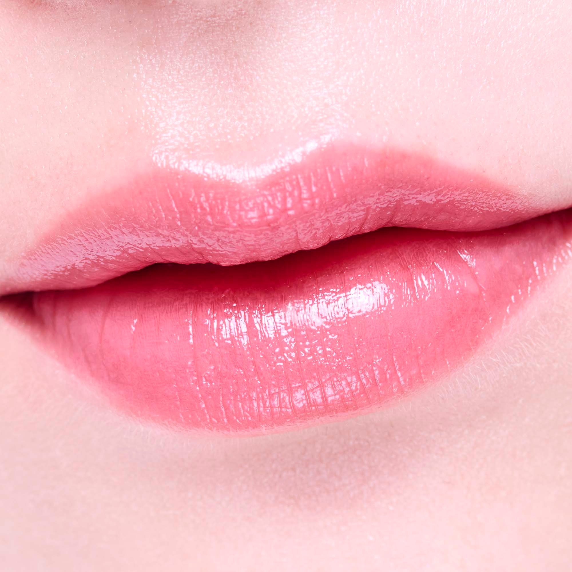 Помада Dream On Alluring Lipstick 02 Three, SWEET COMMUNICATION — фото 3
