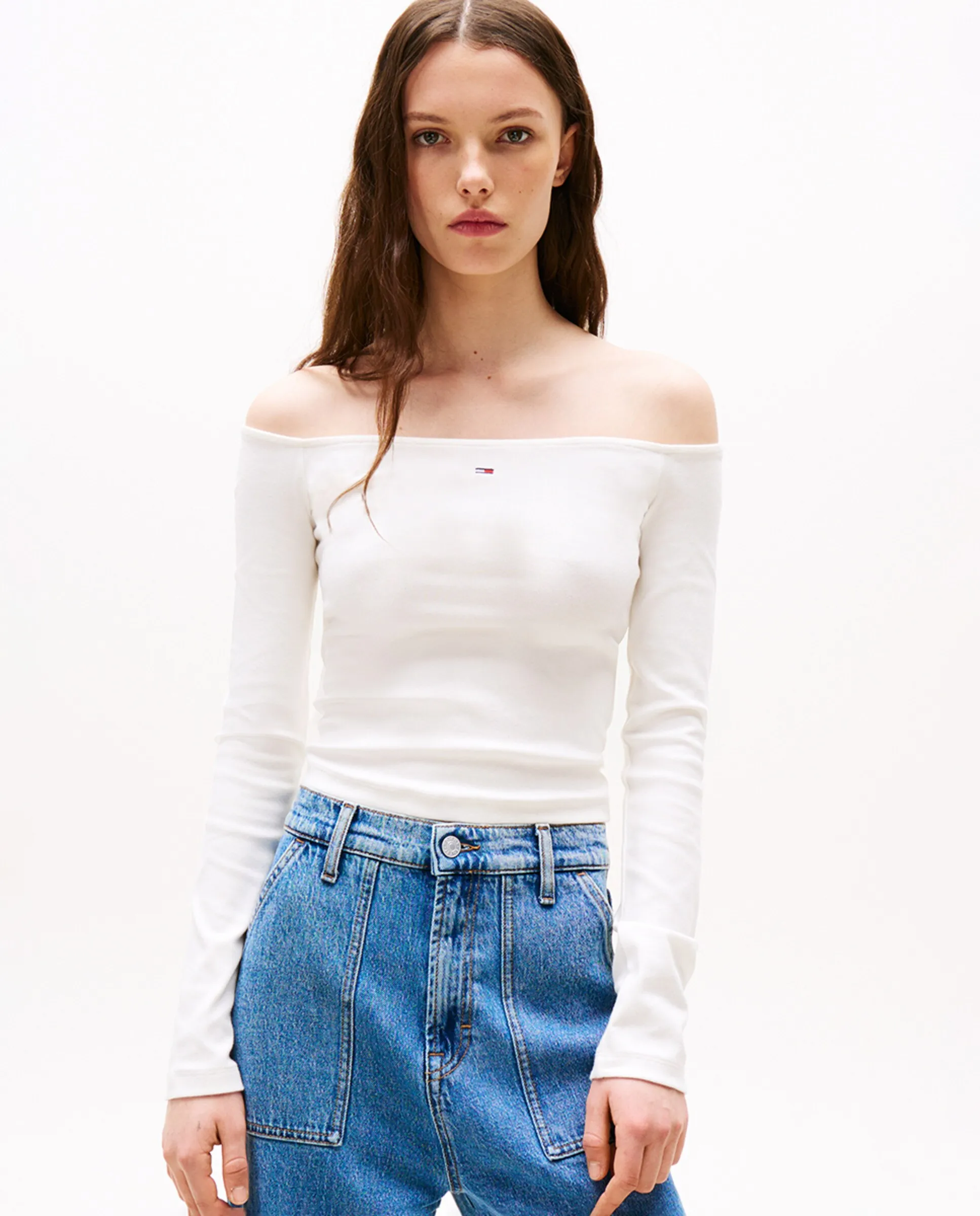 

Женская футболка с круглым вырезом облегающего кроя Tommy Jeans, белый
