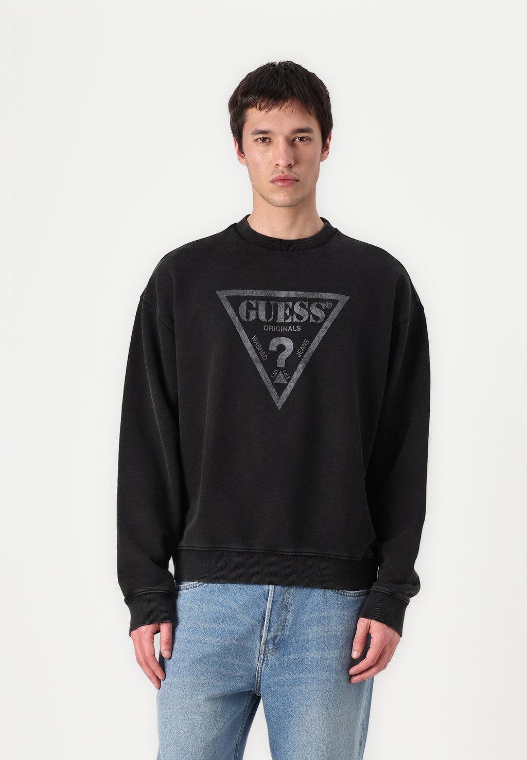 

Толстовка GO VINTAGE TRIANGLE CREW NECK Guess Originals, черный