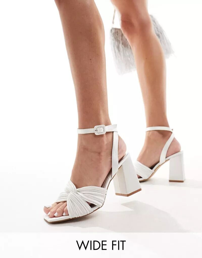 Белые босоножки цвета слоновой кости на блочном каблуке Be Mine Wide Fit Bridal Snuggle