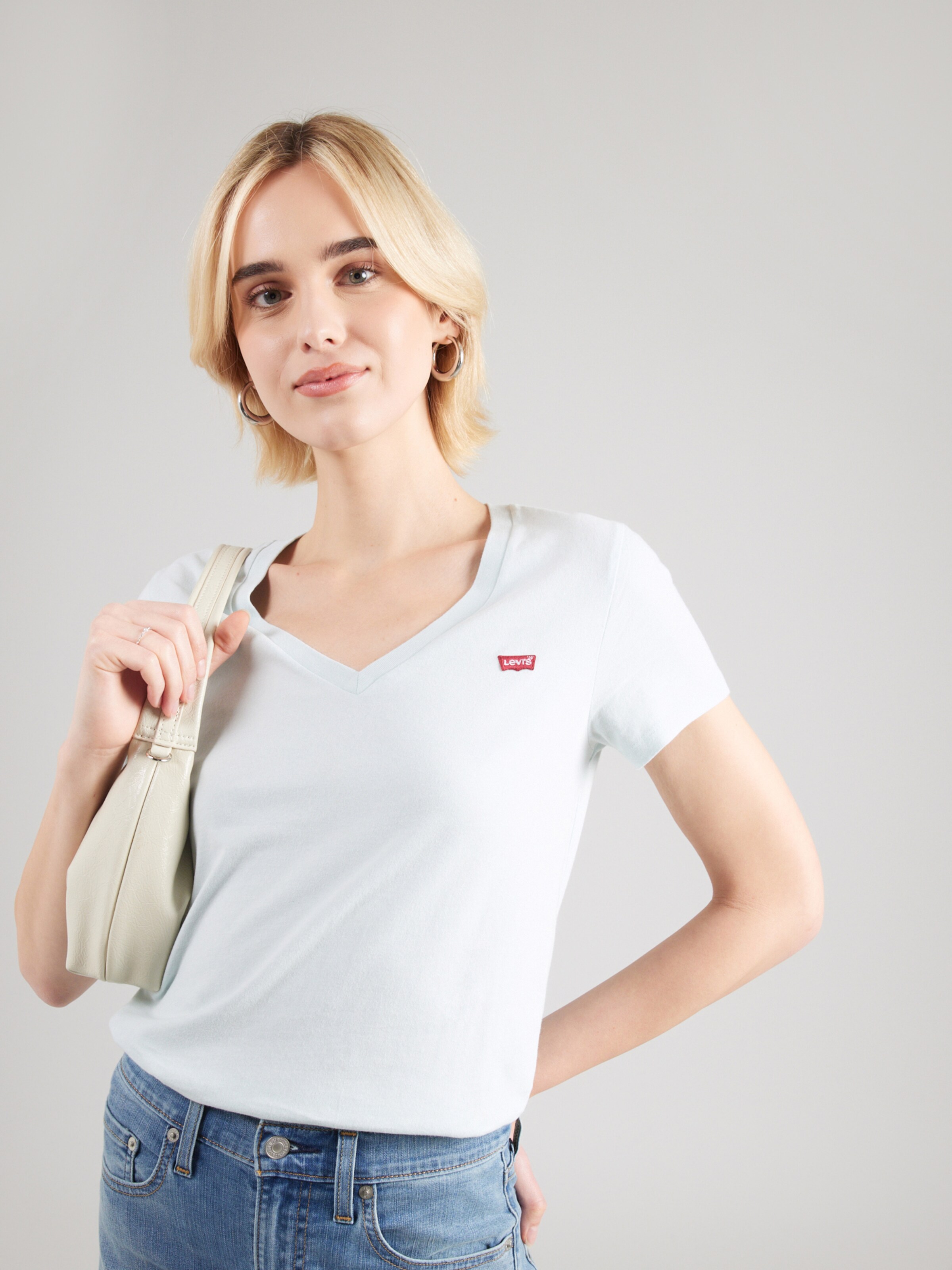 LEVI'S  Футболка 'The Perfect V-Neck' в пастельно-голубом цвете — фото 3