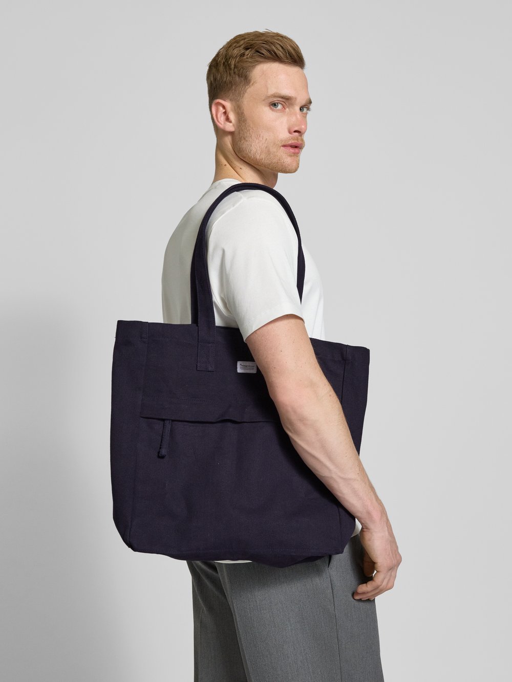 

Сумка через плечо с нашивкой-лейблом модель «Холст» Knowledge Cotton Apparel