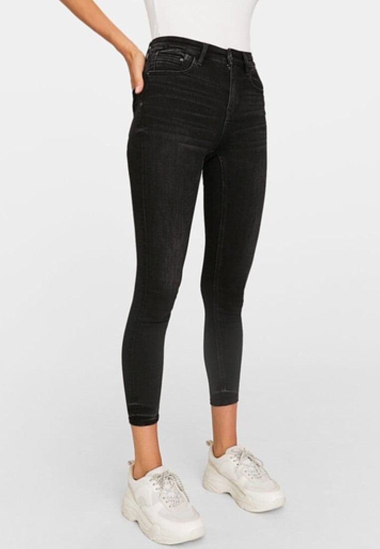 

Джинсы Skinny Fit Stradivarius, черный