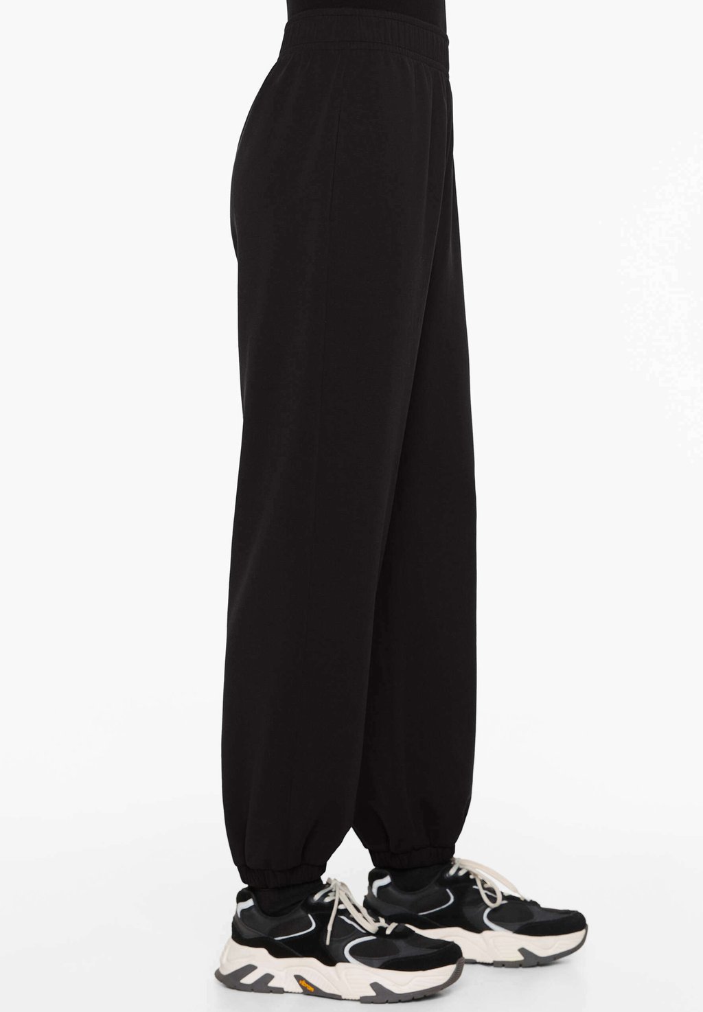 

Спортивные брюки SOFT TOUCH BRUSHED OYSHO, черный