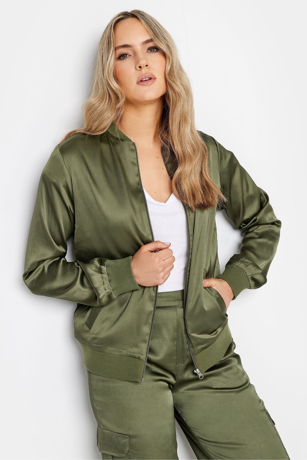 

Атласный бомбер Long Tall Sally, зеленый