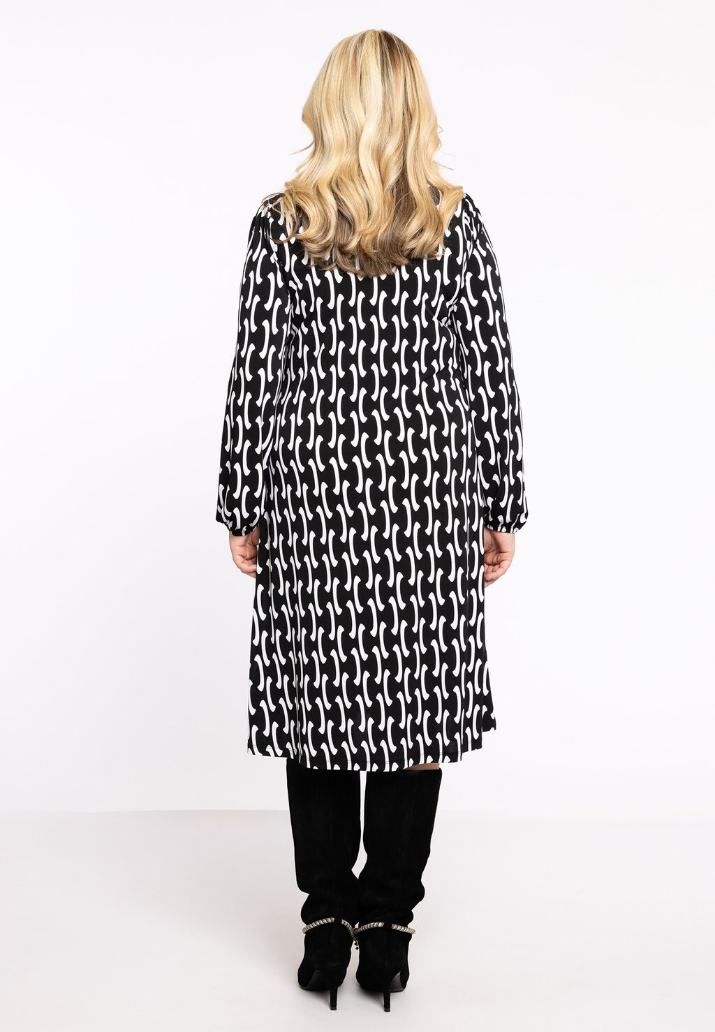 

Дневное платье LONG SLEEVE WITH COLLAR Yoek, черный