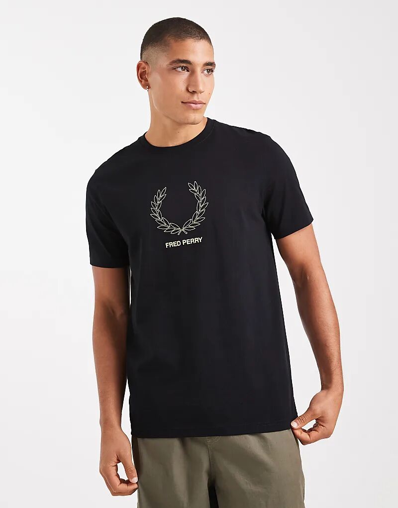

Футболка с графическим венком Fred Perry черного цвета