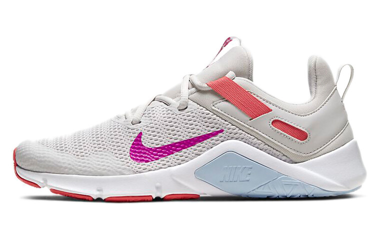 Кроссовки Nike Legend Essential для женщин